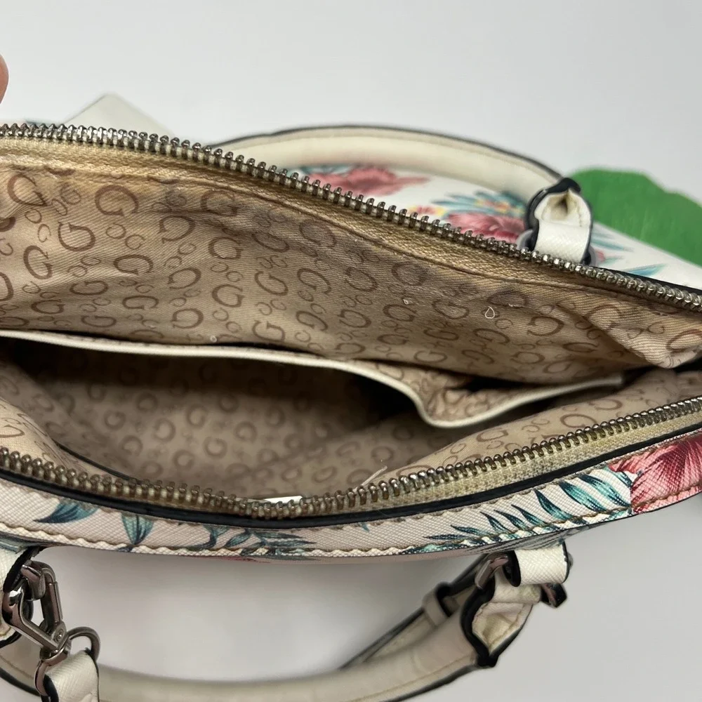 GUESS White Floral Tropical Hibiscus Dome Satchel Crossbody Bag‎ Silver Hardware